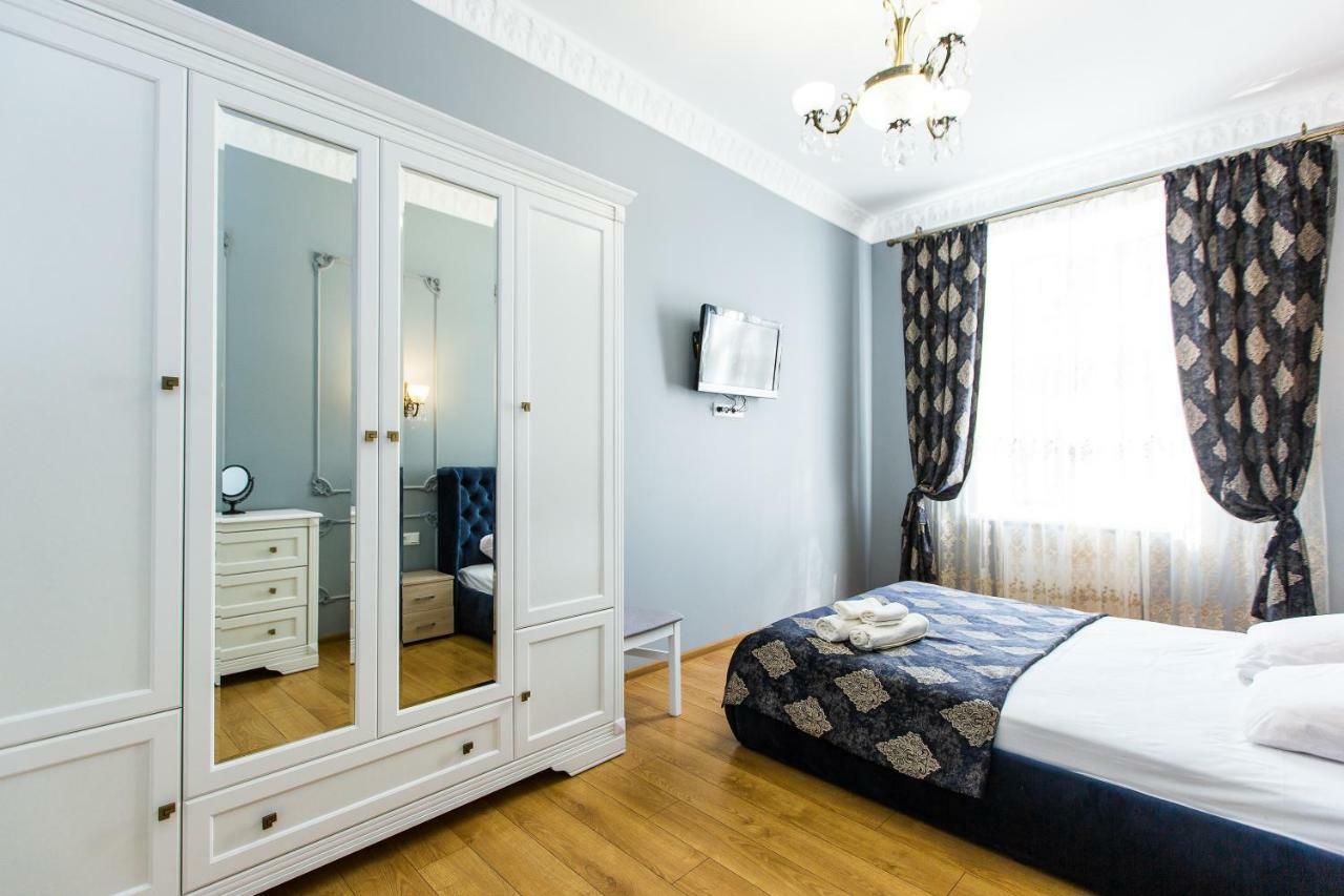 Дизайнерська Віп Квартира По Вулиці Куліша 14 Lviv Dış mekan fotoğraf